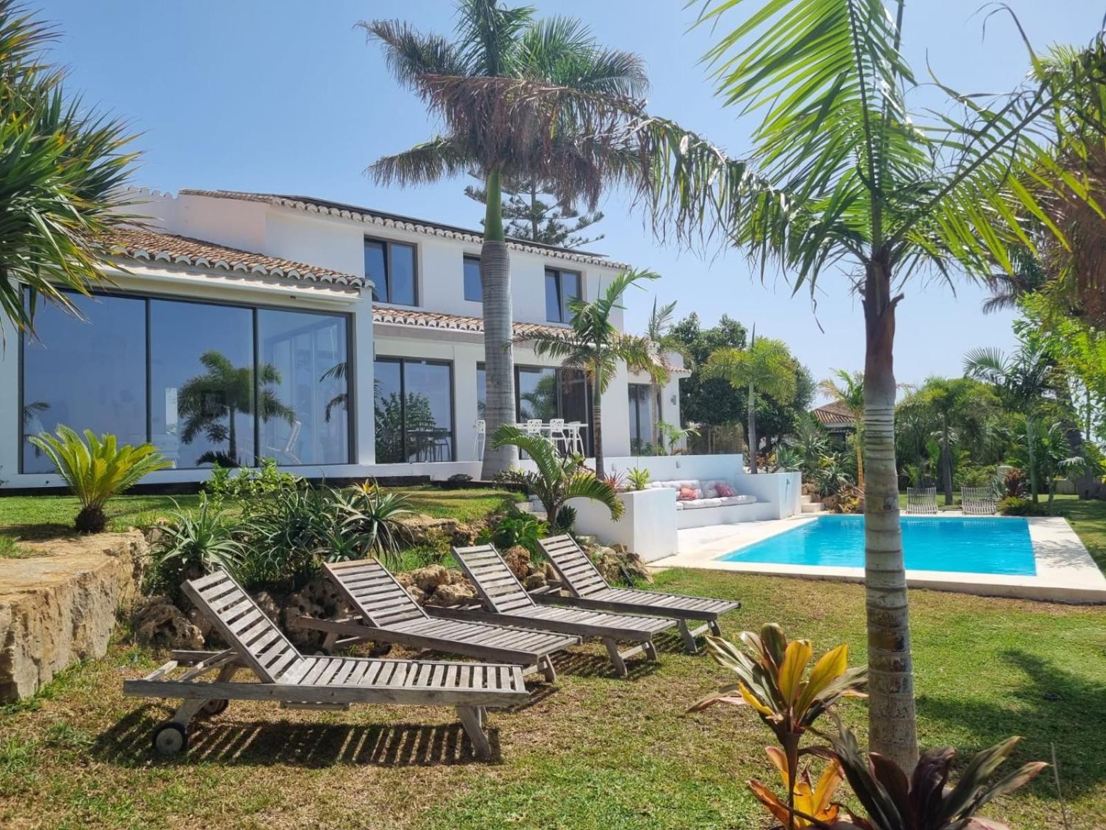 Bed & Breakfast In Villa Eden Palm Benalmádena Exterior foto